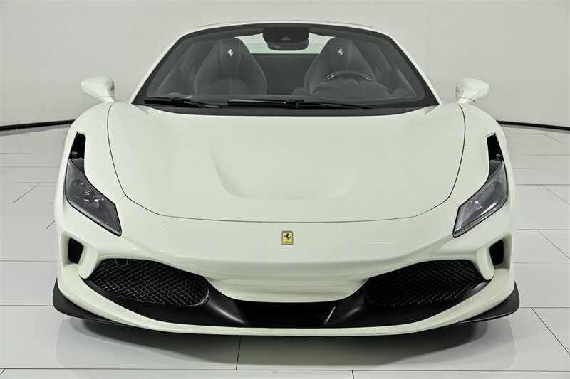 Used 2022 Ferrari F8 Tributo RWD image 6