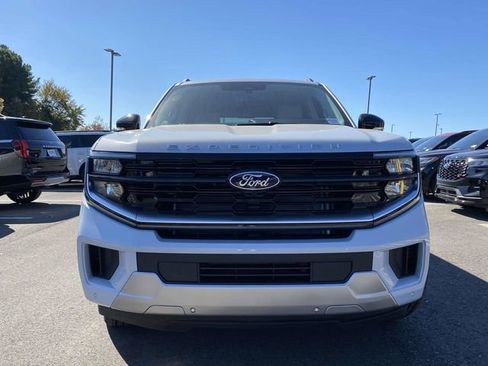 New 2025 Ford Expedition Max Platinum w/ Driver's Package image 8