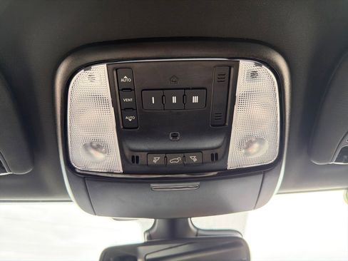 Used 2025 Dodge Durango GT image 21