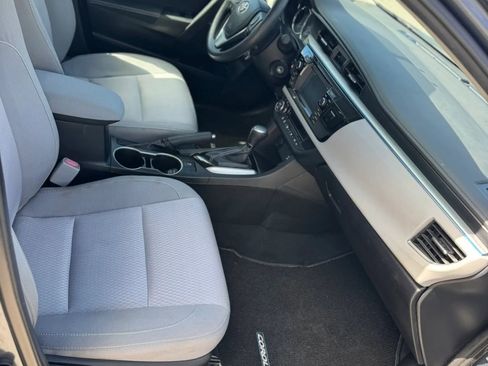 Used 2014 Toyota Corolla LE image 9