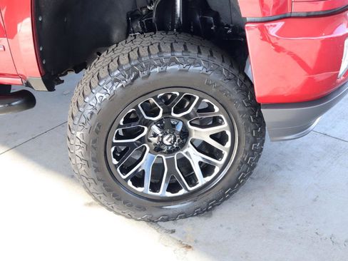 Used 2018 Chevrolet Silverado 1500 LT w/ All Star Edition AWD/4WD image 3