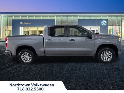 Used 2022 Chevrolet Silverado 1500 RST image 2
