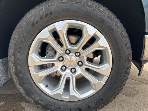 Used 2024 Chevrolet Silverado 1500 LTZ AWD/4WD image 29