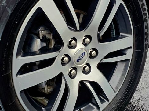 Used 2022 Ford Expedition Limited image 6