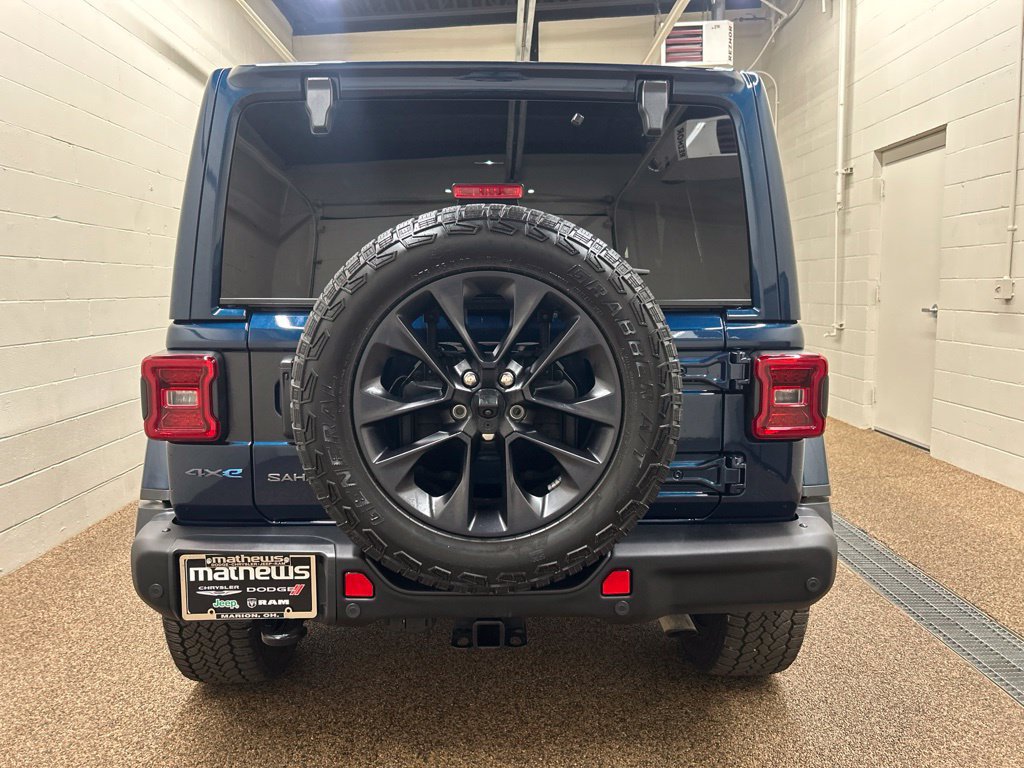 Used 2025 Jeep Wrangler Unlimited Sahara AWD/4WD image 3