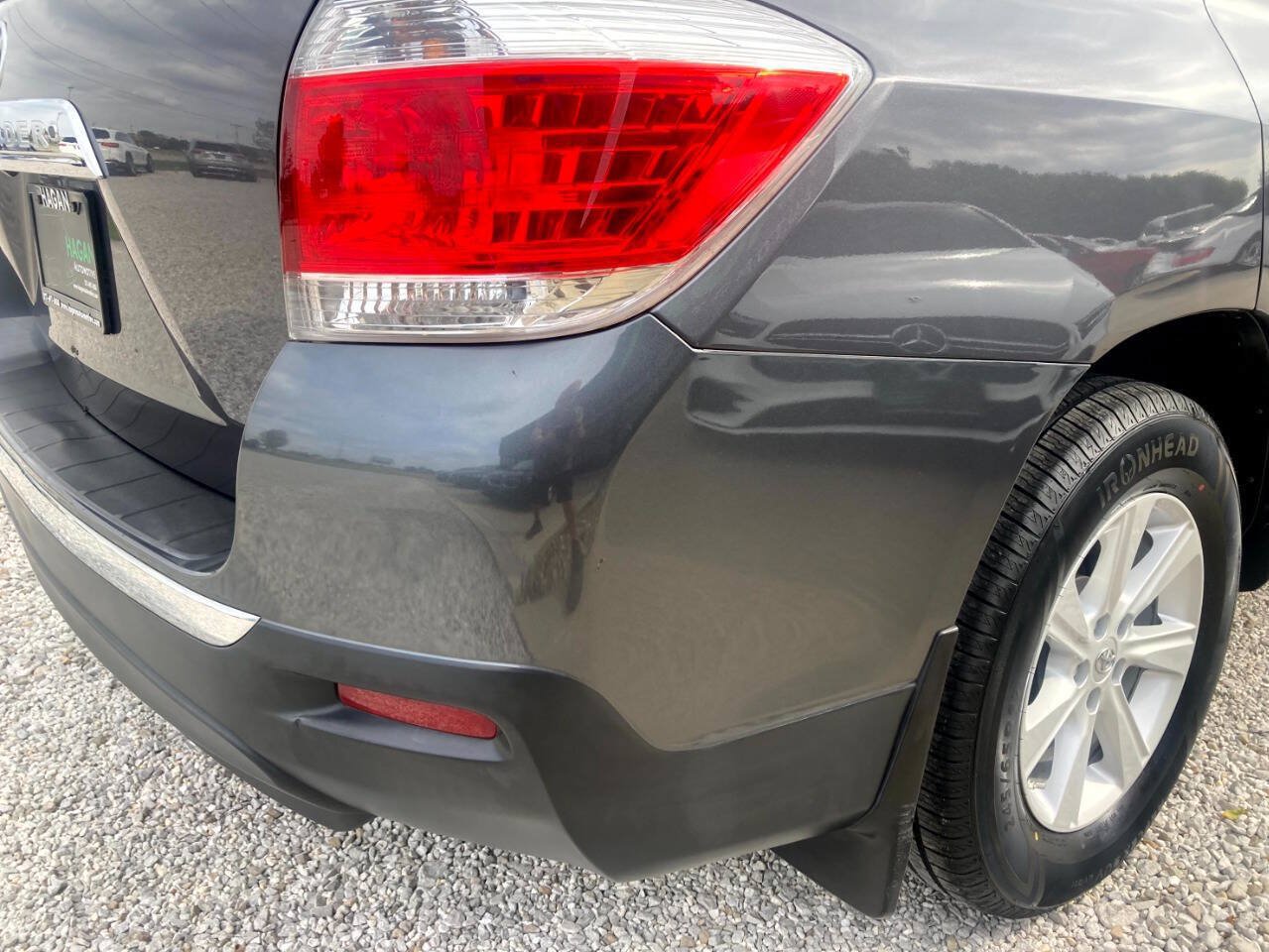 Used 2013 Toyota Highlander Plus FWD image 8