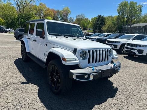 Used 2023 Jeep Wrangler Unlimited Sahara w/ Cold Weather Group AWD/4WD image 2