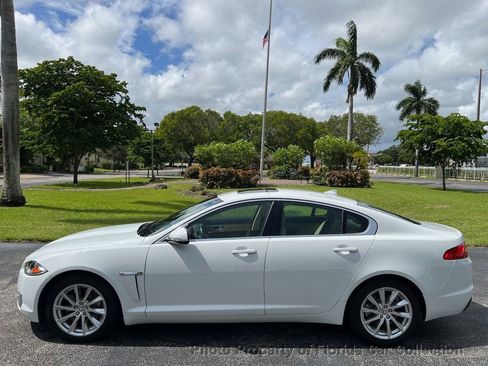Used 2013 Jaguar XF image 5