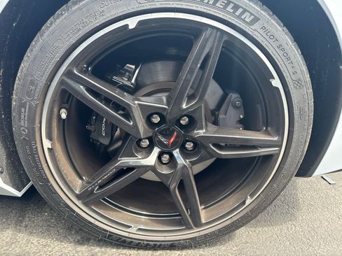 Used 2024 Chevrolet Corvette Stingray Preferred Conv w/ Z51 Performance Package RWD image 17