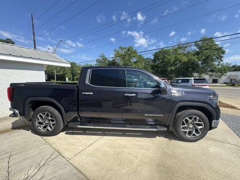 Used 2023 GMC Sierra 1500 SLT w/ SLT Premium Package AWD/4WD image 5