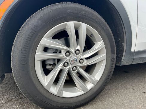 Used 2025 Buick Envista Preferred image 30