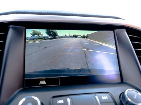Certified 2023 GMC Acadia SLT AWD/4WD image 33
