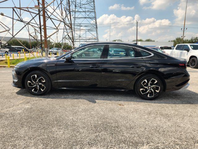 Used 2025 Hyundai Sonata SEL FWD image 4