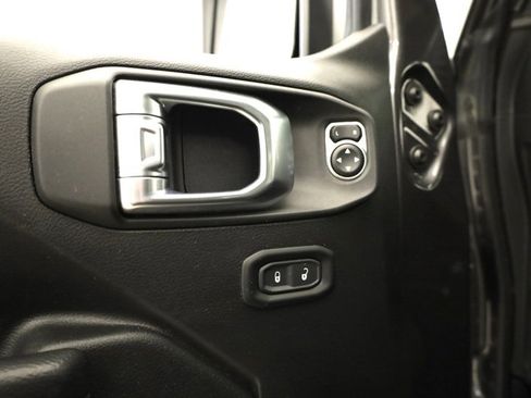 Used 2022 Jeep Wrangler Unlimited Sport image 10