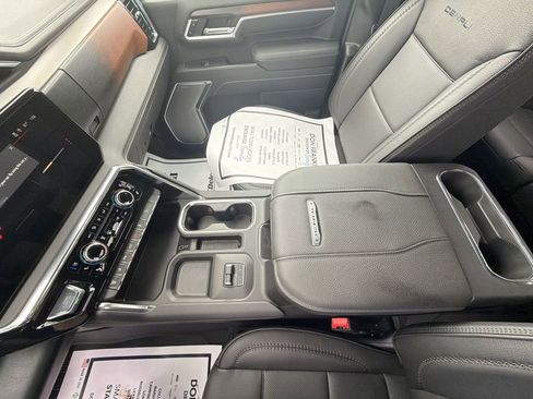 Used 2026 GMC Sierra 2500 Denali w/ Denali Reserve Package AWD/4WD image 27