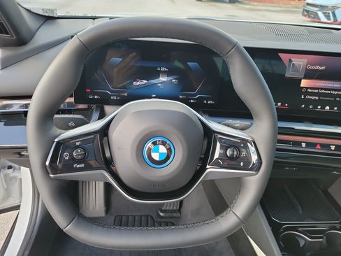 Certified 2026 BMW i5 M60 w/ Premium Package RWD image 20