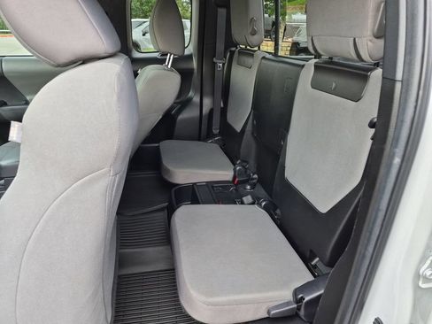 Used 2023 Toyota Tacoma SR w/ SR Convenience Package RWD image 33