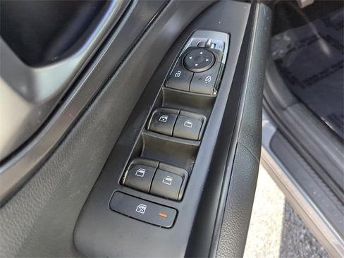 Used 2021 Kia Sorento LX image 19