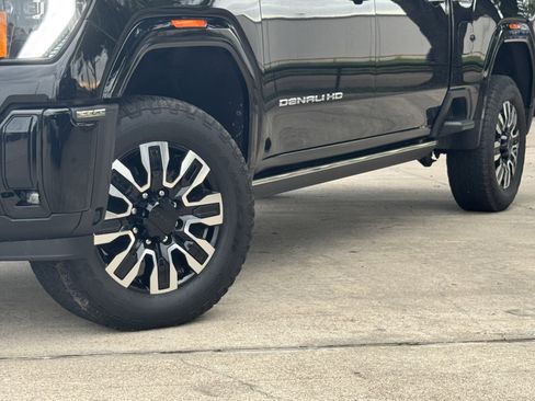 Used 2025 GMC Sierra 2500 Denali Ultimate AWD/4WD image 12