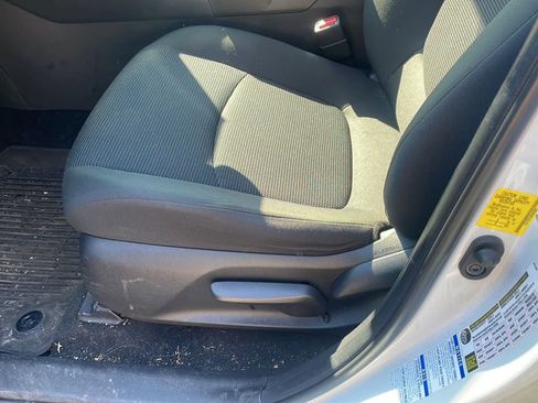 Used 2022 Toyota RAV4 LE image 14