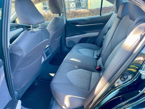 Used 2021 Toyota Camry LE image 11