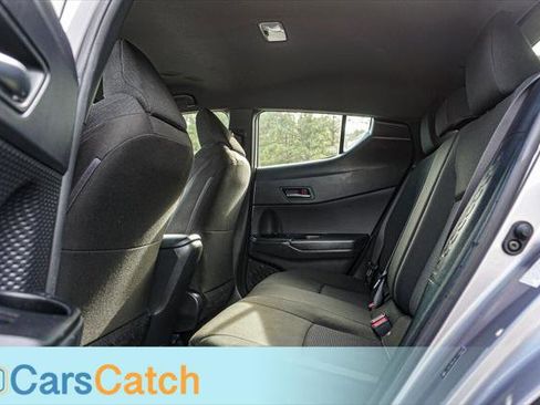 Used 2019 Toyota C-HR XLE image 12