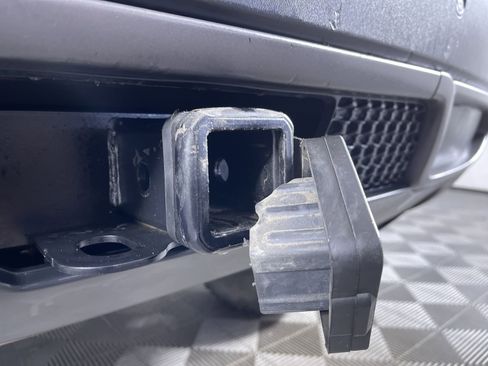 Used 2019 Jeep Cherokee Trailhawk image 23