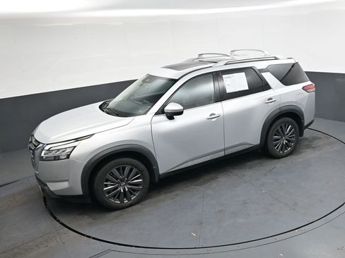 Used 2022 Nissan Pathfinder SL w/ SL Premium Package image 36
