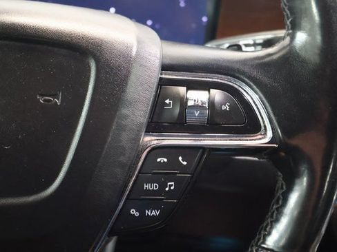 Used 2019 Lincoln Navigator Reserve w/ Cargo Package AWD/4WD image 18
