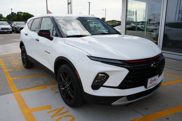 Used 2024 Chevrolet Blazer LT w/ Redline Edition AWD/4WD image 30