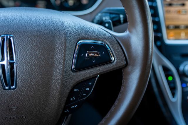 Used 2016 Lincoln MKX Reserve w/ Technology Package FWD image 35