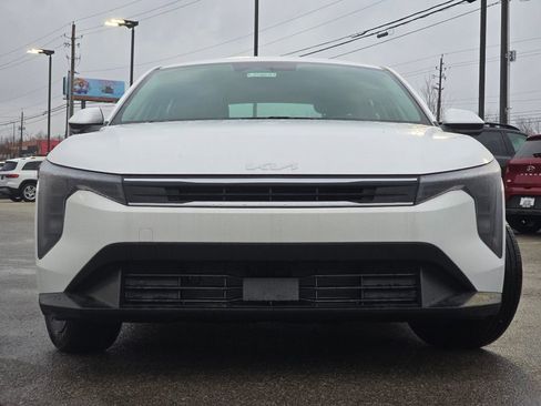 New 2025 Kia K4 LX image 9