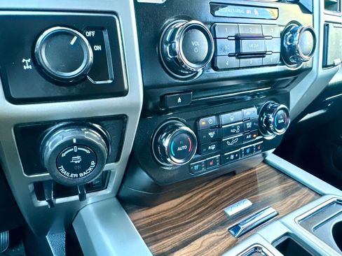 Used 2016 Ford F150 Lariat w/ Equipment Group 501A Mid image 18