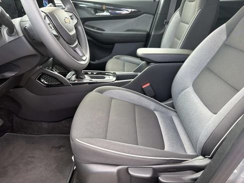 Used 2025 Chevrolet TrailBlazer LT AWD/4WD image 9