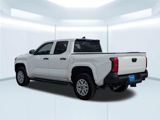 Used 2025 Toyota Tacoma SR RWD video 3