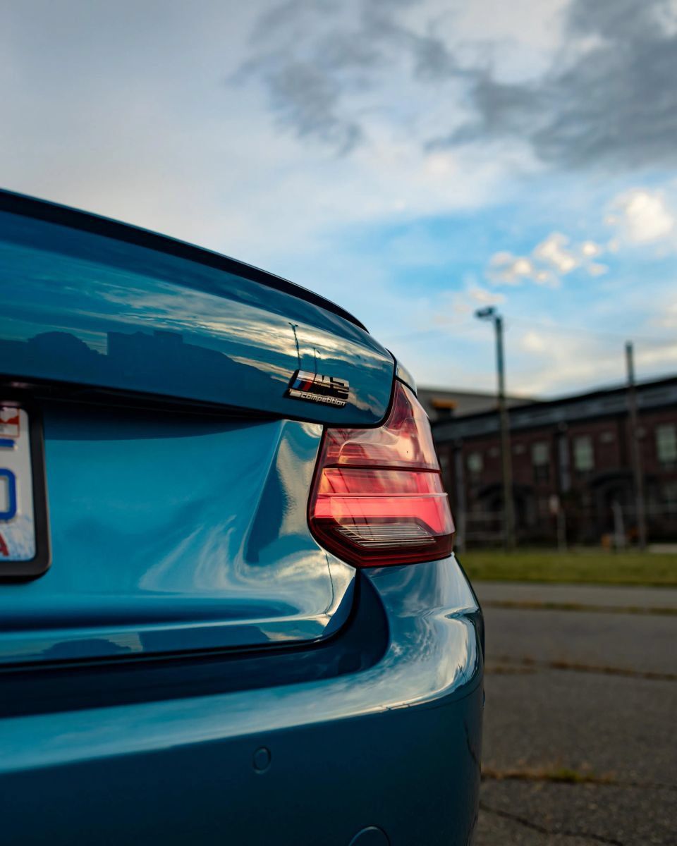 Used 2021 BMW M2 Competition w/ Executive Package RWD image 5