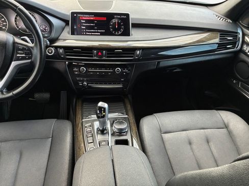 Used 2018 BMW X5 xDrive40e image 3