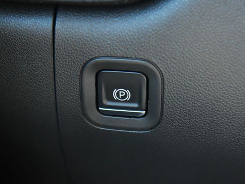 Used 2019 Chevrolet Silverado 1500 LT w/ All-Star Edition image 31