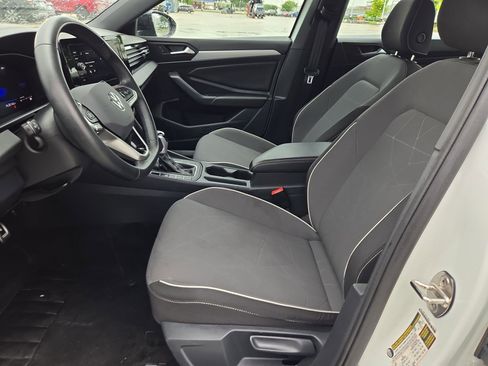 Used 2025 Volkswagen Jetta Sport FWD image 16