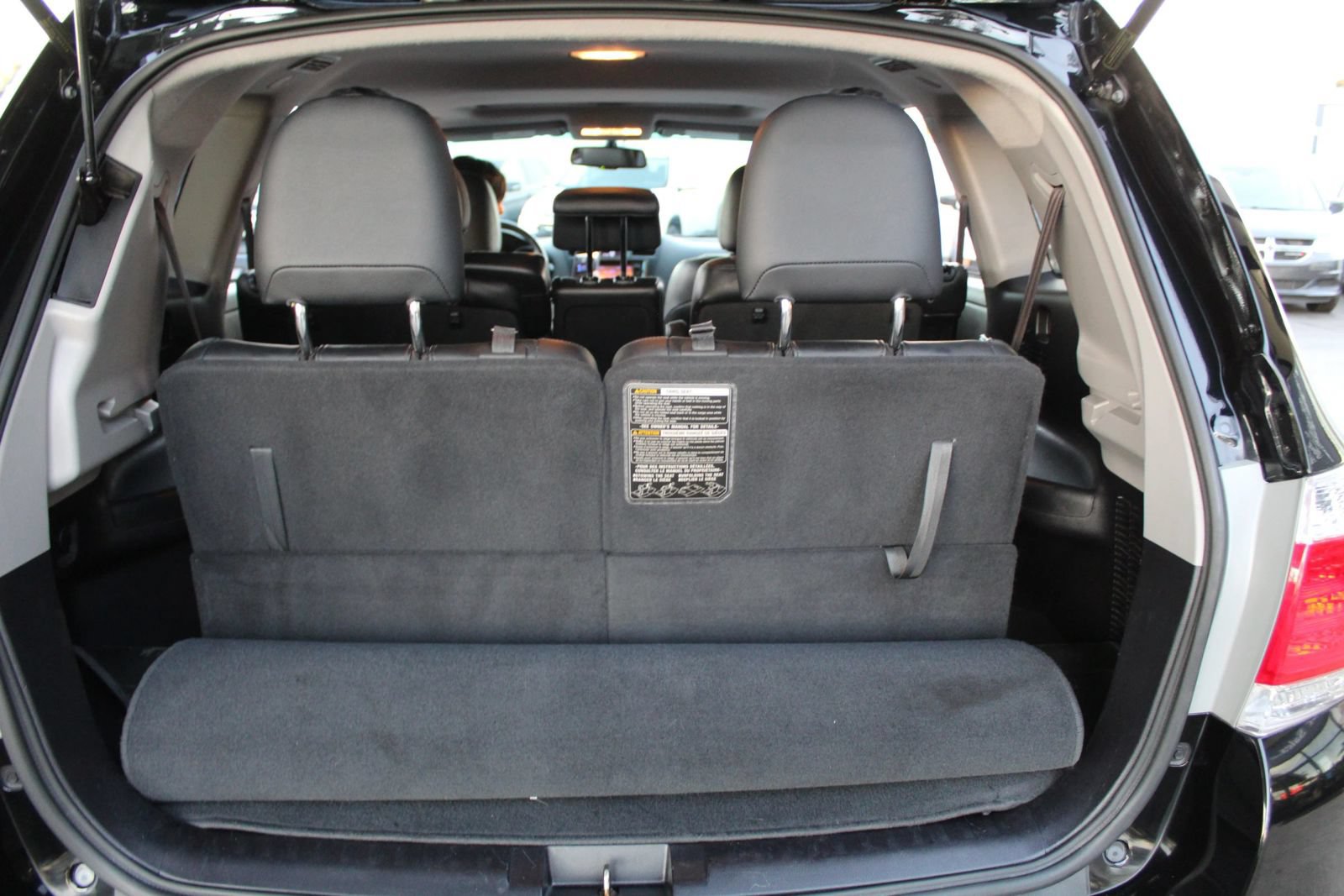 Used 2013 Toyota Highlander SE FWD image 36