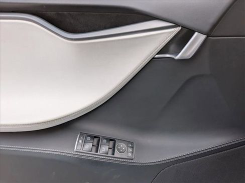 Used 2020 Tesla Model S Long Range image 15