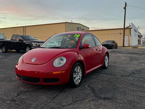 Used 2010 Volkswagen Beetle Coupe image 2