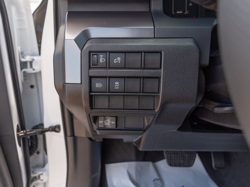 New 2026 Toyota Tacoma SR5 AWD/4WD image 11