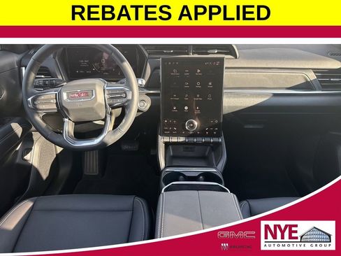 Used 2026 GMC Terrain Elevation w/ Elevation Premium Package image 13