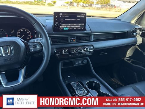 Used 2025 Honda Pilot EX-L image 37