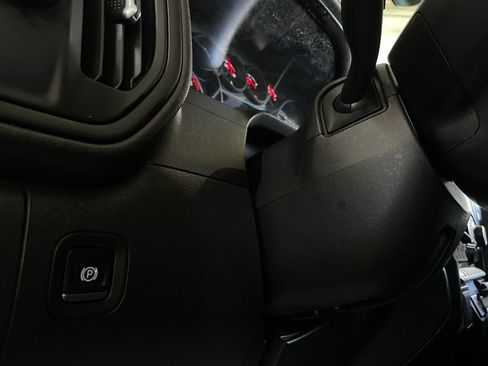 Used 2021 Chevrolet Silverado 1500 Custom image 23