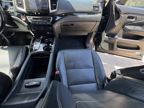 Used 2018 Honda Pilot Elite image 27