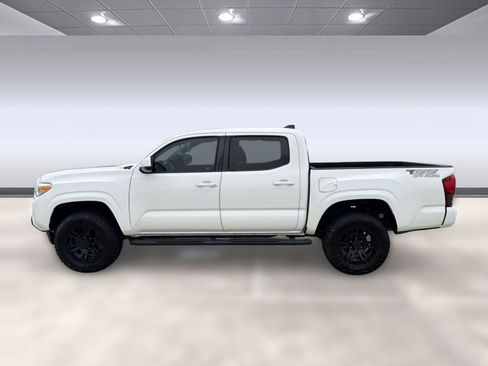 Used 2021 Toyota Tacoma SR w/ SR Convenience Package RWD image 2