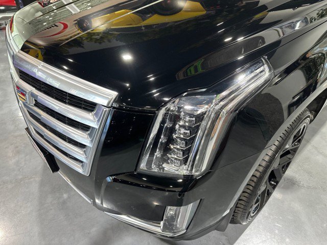 Used 2015 Cadillac Escalade Premium AWD/4WD image 17