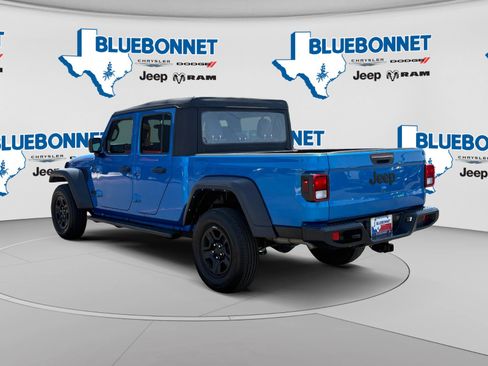 Used 2022 Jeep Gladiator Sport w/ Trailer Tow Package AWD/4WD image 7